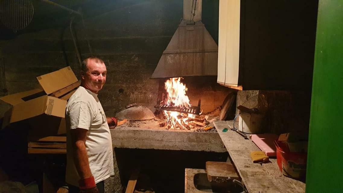 布鲁纳住宿加早餐旅馆 希贝尼克 外观 照片